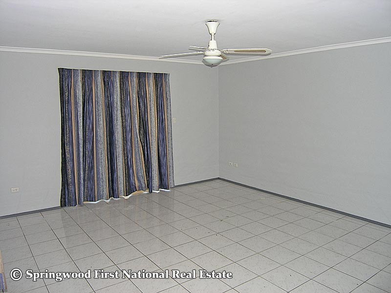 8 Culla Court, Meadowbrook QLD 4131