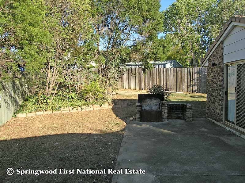 8 Culla Court, Meadowbrook QLD 4131