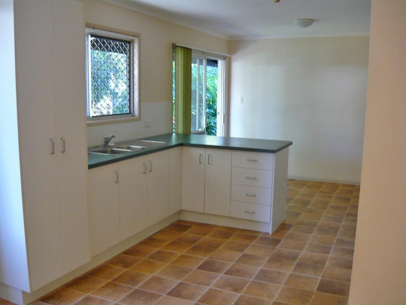 8 Light Street, Springwood QLD 4127