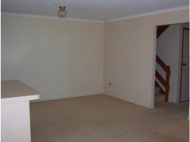 2/4 Amie Court, Springwood QLD 4127