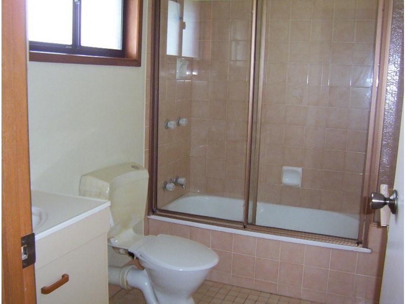 2/4 Amie Court, Springwood QLD 4127