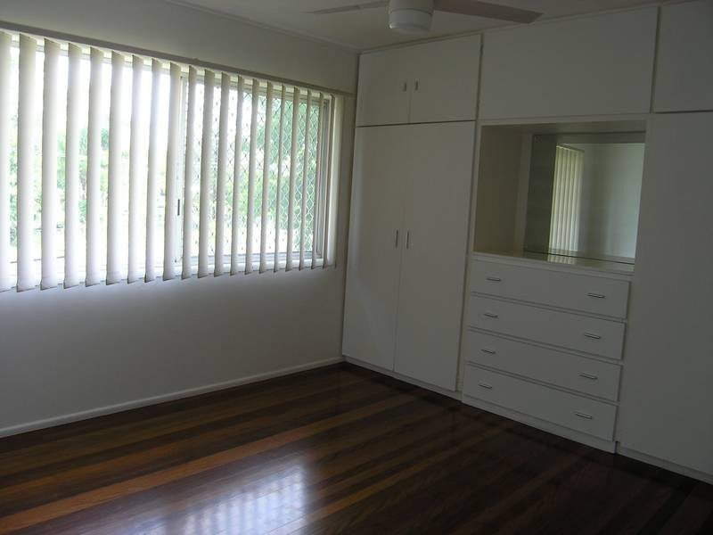 28 Darren Drive, Slacks Creek QLD 4127