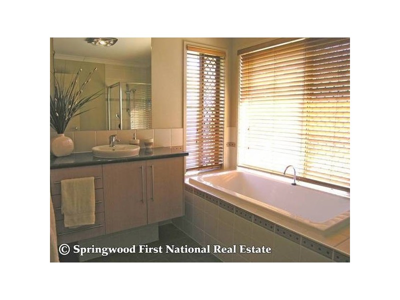 33 Sewell Road, Tanah Merah QLD 4128