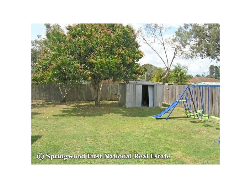64 Peverell Street, Hillcrest QLD 4118
