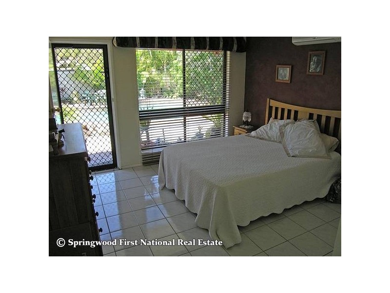 10 Merchant Court, Springwood QLD 4127