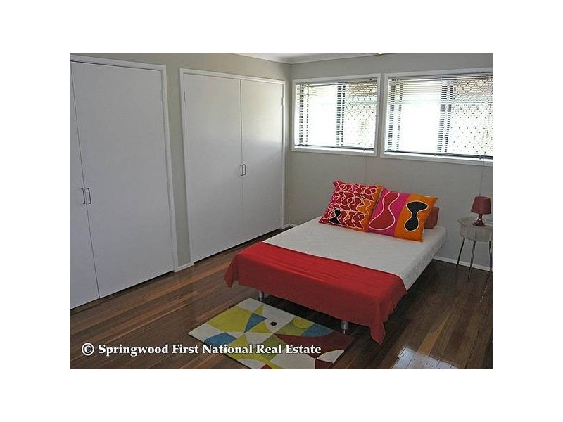 24 Lauretta Avenue, Springwood QLD 4127