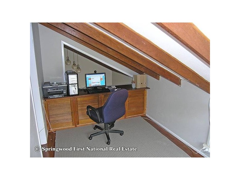 24 Lauretta Avenue, Springwood QLD 4127