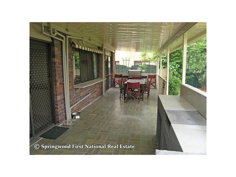 24 Lauretta Avenue, Springwood QLD 4127