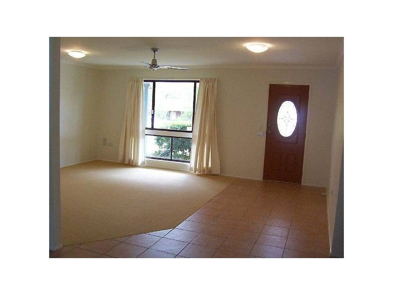 9 Wyclif Avenue, Springwood QLD 4127