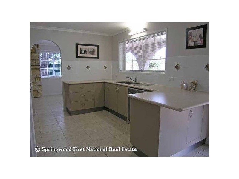 2 Hillside Drive, Daisy Hill QLD 4127