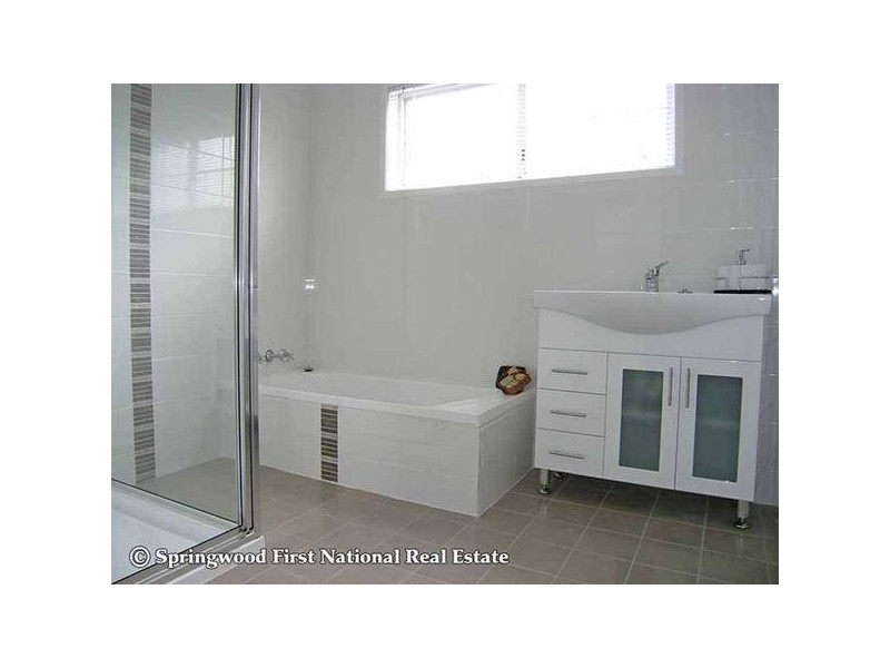 2 Hillside Drive, Daisy Hill QLD 4127