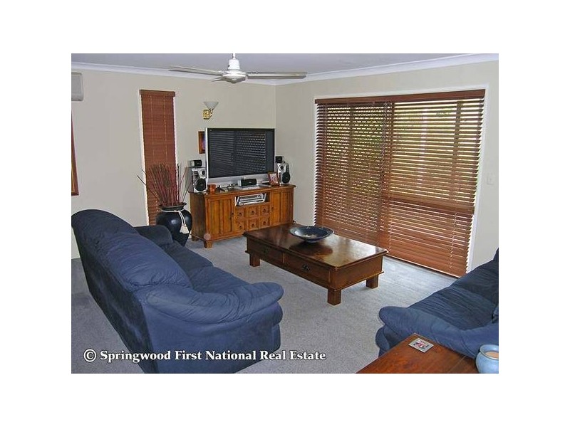 8 Lewina Street, Daisy Hill QLD 4127