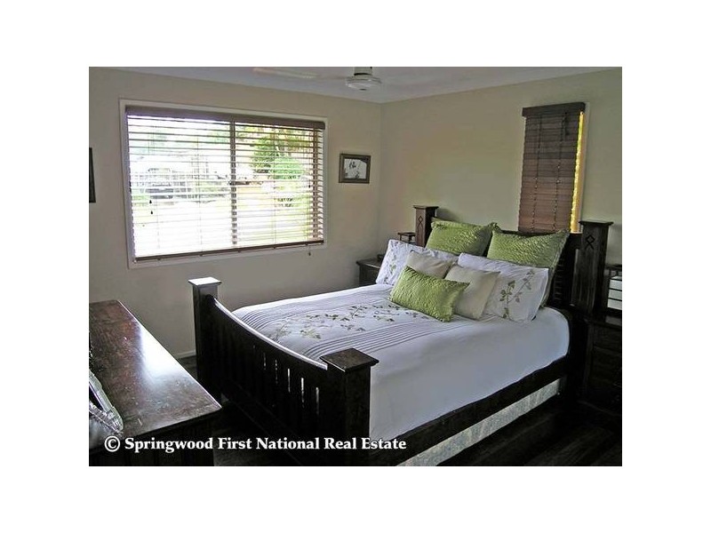 8 Lewina Street, Daisy Hill QLD 4127