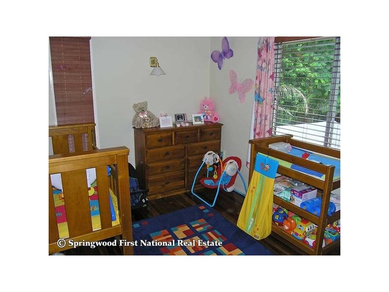 8 Lewina Street, Daisy Hill QLD 4127