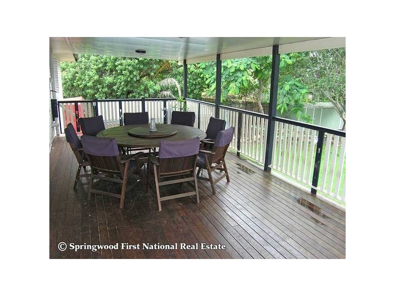 8 Lewina Street, Daisy Hill QLD 4127