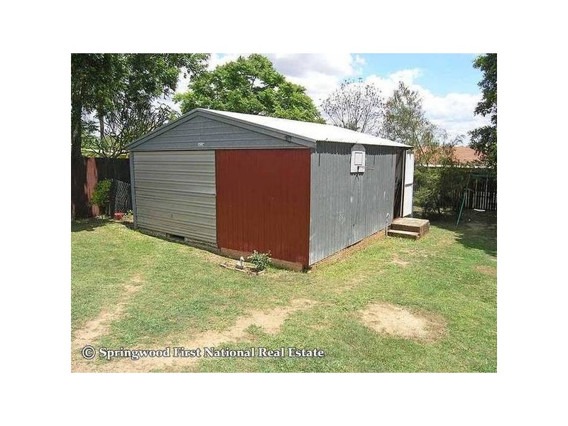 8 Walbrook Avenue, Springwood QLD 4127