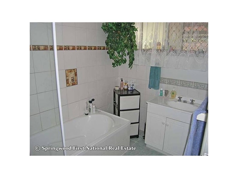 18 Jamberoo Street, Springwood QLD 4127