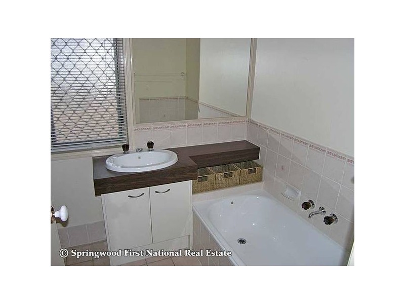 4 Jamieson Court, Waterford West QLD 4133