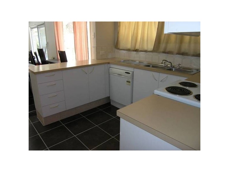 21 Edgehill Crescent, Springwood QLD 4127