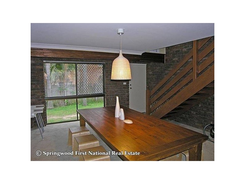 9 Willow Street, Woodridge QLD 4114