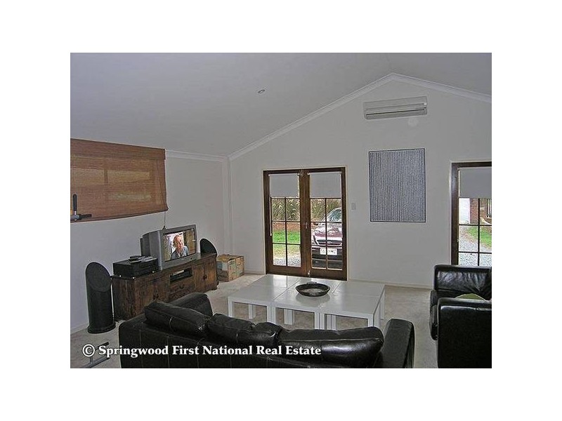 9 Willow Street, Woodridge QLD 4114