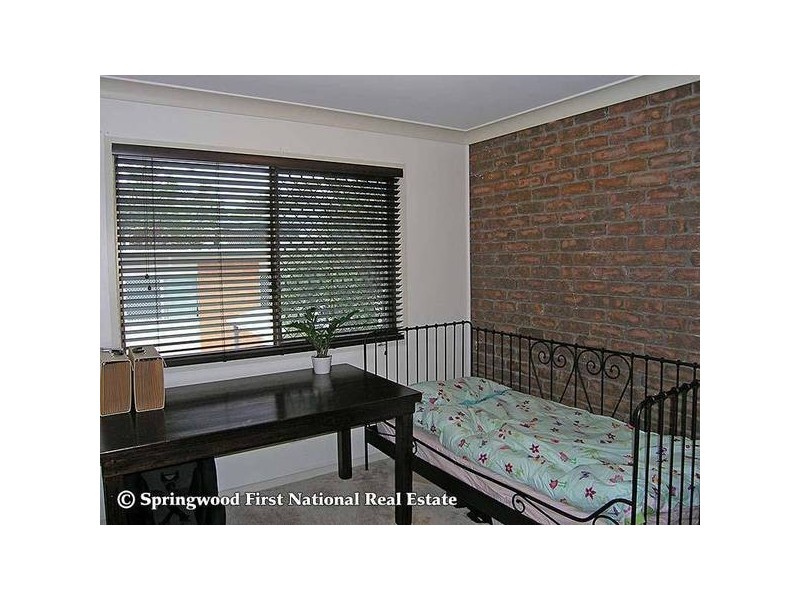 9 Willow Street, Woodridge QLD 4114