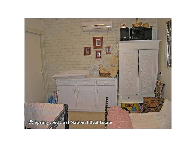 9 Willow Street, Woodridge QLD 4114