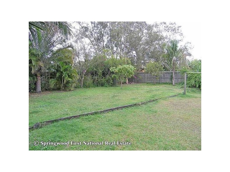 9 Willow Street, Woodridge QLD 4114