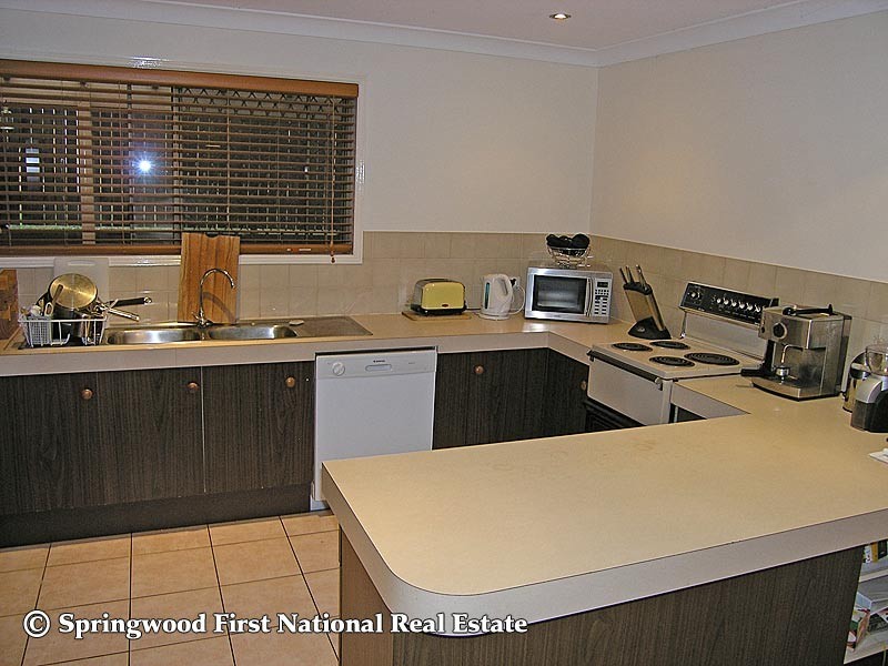 9 Columbine Street, Daisy Hill QLD 4127