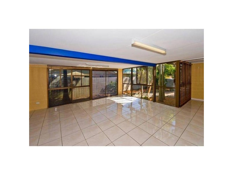 8 Belinda Crescent, Springwood QLD 4127