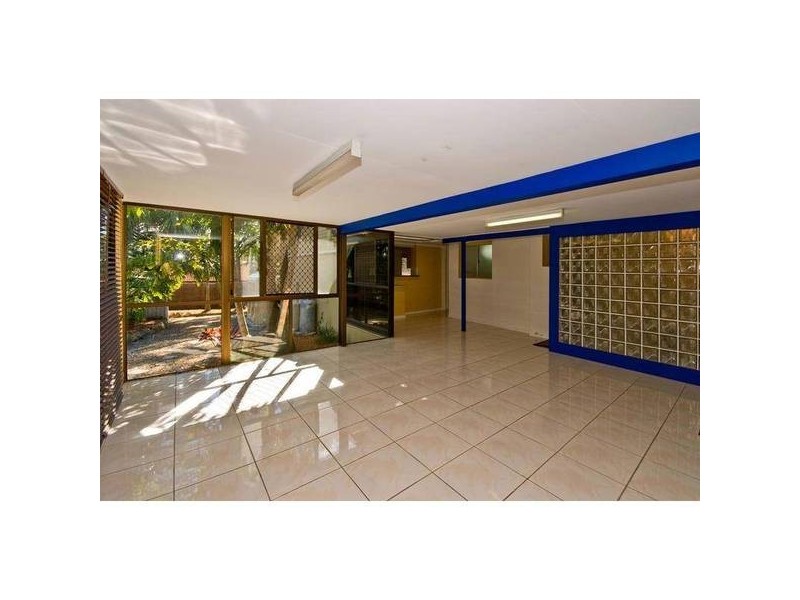 8 Belinda Crescent, Springwood QLD 4127