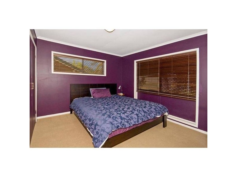 8 Belinda Crescent, Springwood QLD 4127
