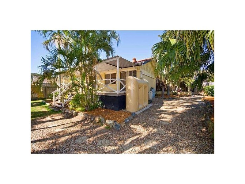 8 Belinda Crescent, Springwood QLD 4127