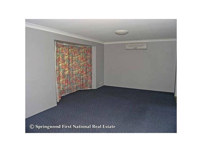 8 Callinar Court, Meadowbrook QLD 4131