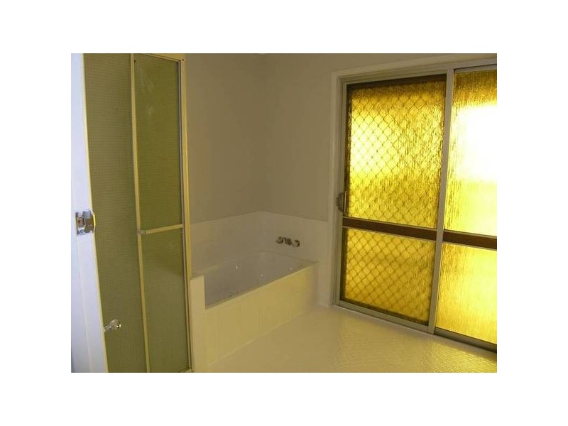 4 Valencia Way, Slacks Creek QLD 4127