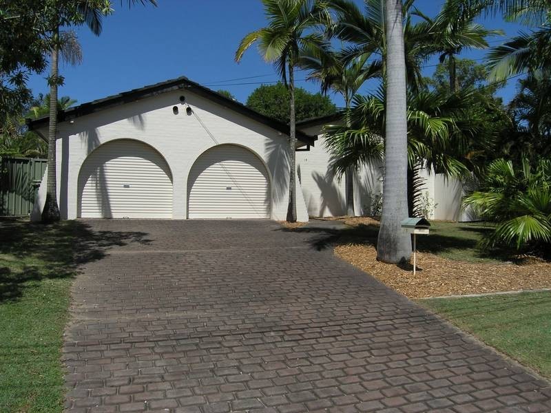 16 Collene Grove, Springwood QLD 4127
