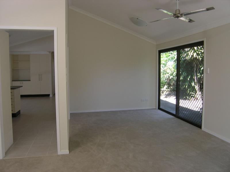 16 Collene Grove, Springwood QLD 4127