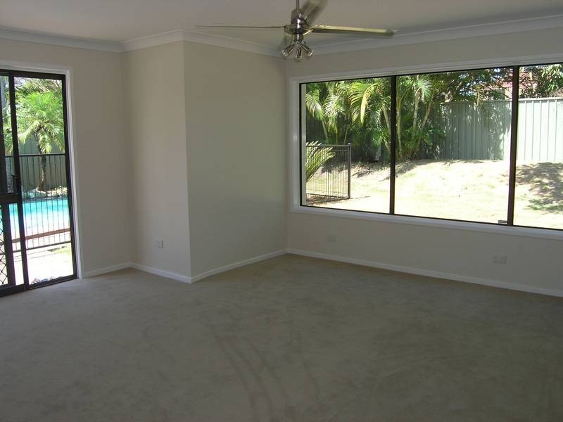 16 Collene Grove, Springwood QLD 4127