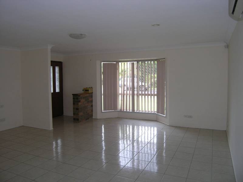 30 Yeates Crescent, Meadowbrook QLD 4131