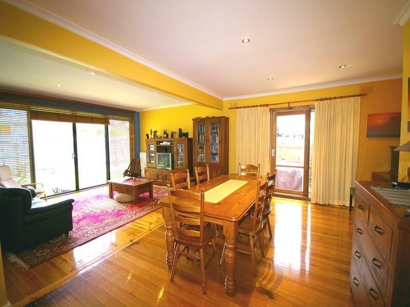 33 IVY STREET, Parkdale VIC 3195