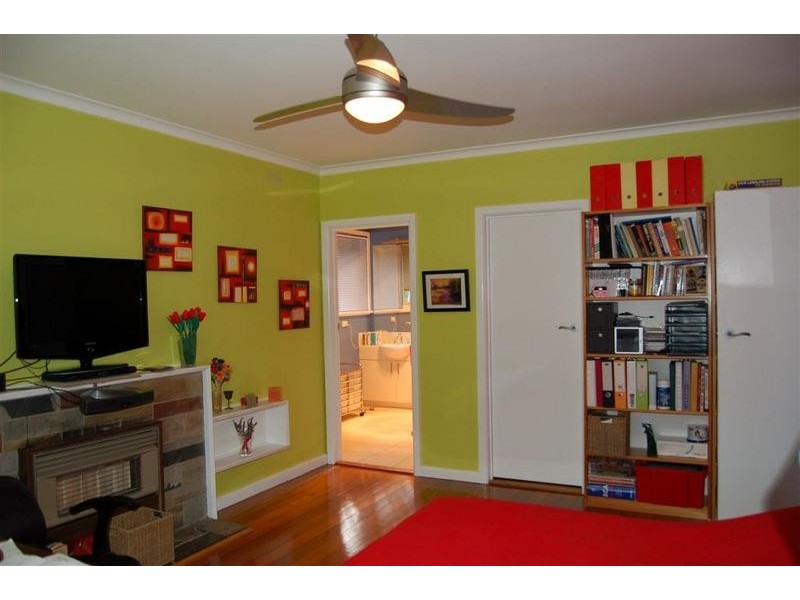 33 IVY STREET, Parkdale VIC 3195