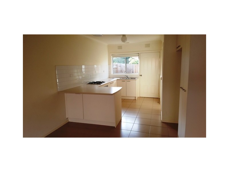 2/11 EDITH STREET, Mordialloc VIC 3195