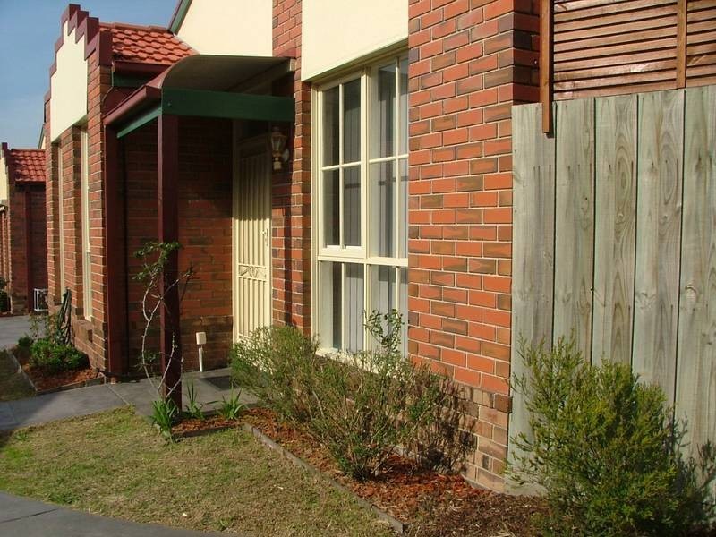 10/2 OLIVE GROVE, Mentone VIC 3194