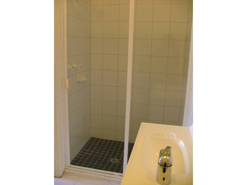 10/2 OLIVE GROVE, Mentone VIC 3194