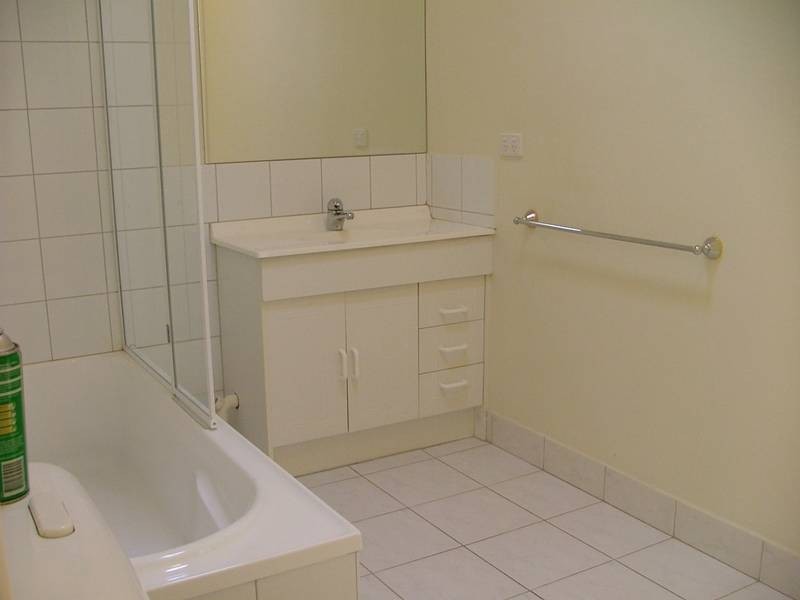 10/2 OLIVE GROVE, Mentone VIC 3194