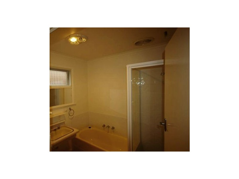 4/8 WOODS AVENUE, Mordialloc VIC 3195