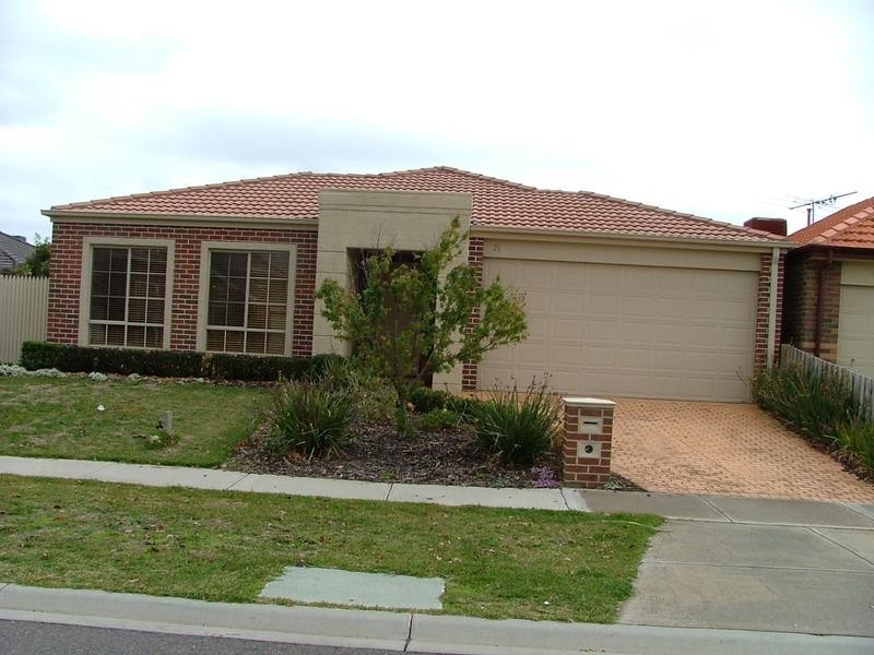 21 HALLMARK ROAD, Mordialloc VIC 3195