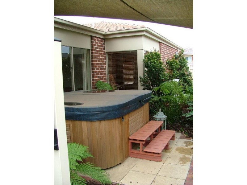 21 HALLMARK ROAD, Mordialloc VIC 3195