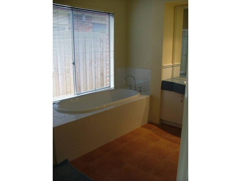 21 HALLMARK ROAD, Mordialloc VIC 3195