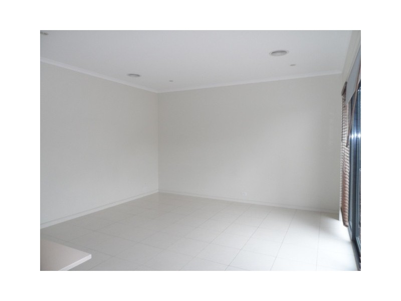 4 WOODHALL COURT, Heatherton VIC 3202